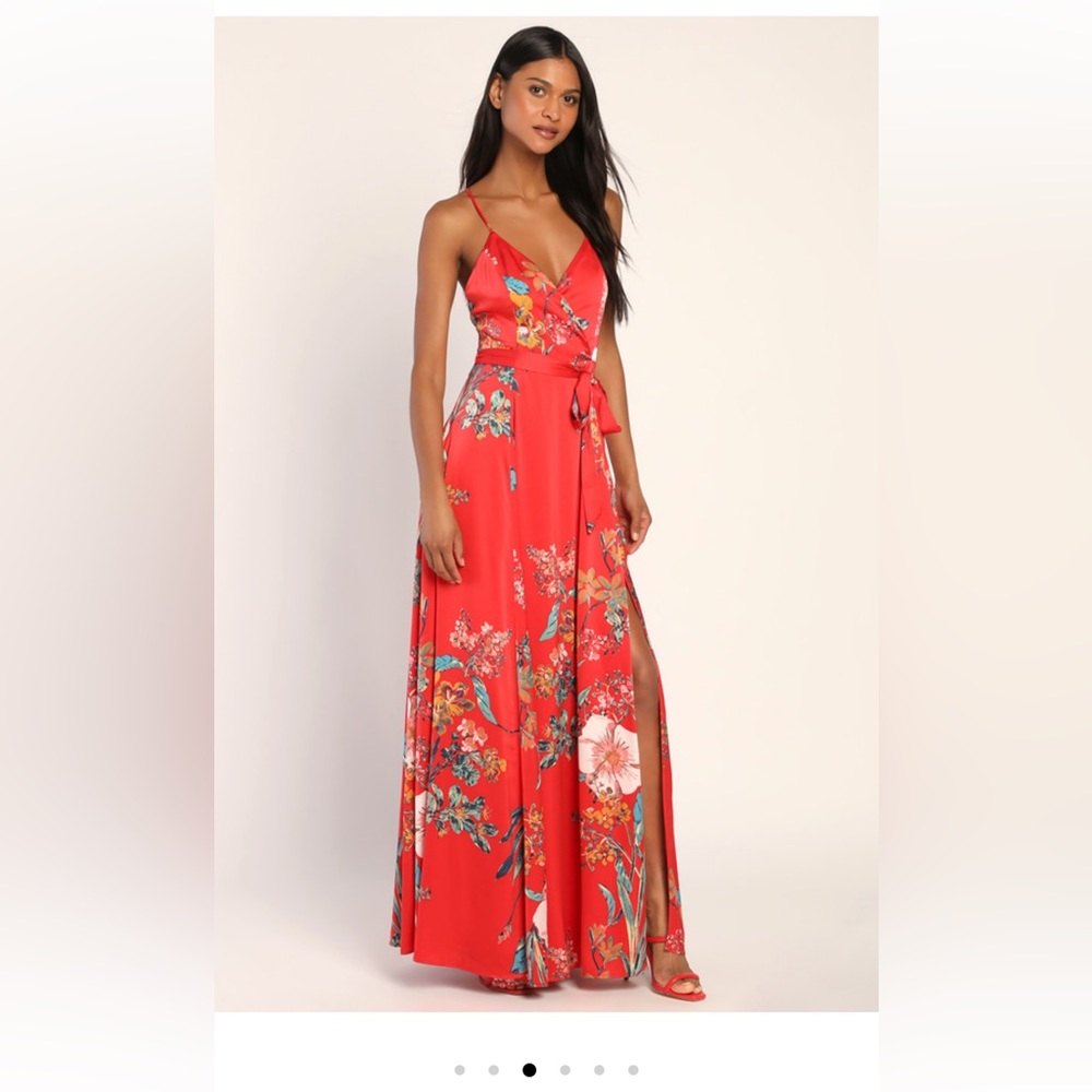 Lulus Still the One Red Floral Print Satin Maxi Dress size Small NWOT